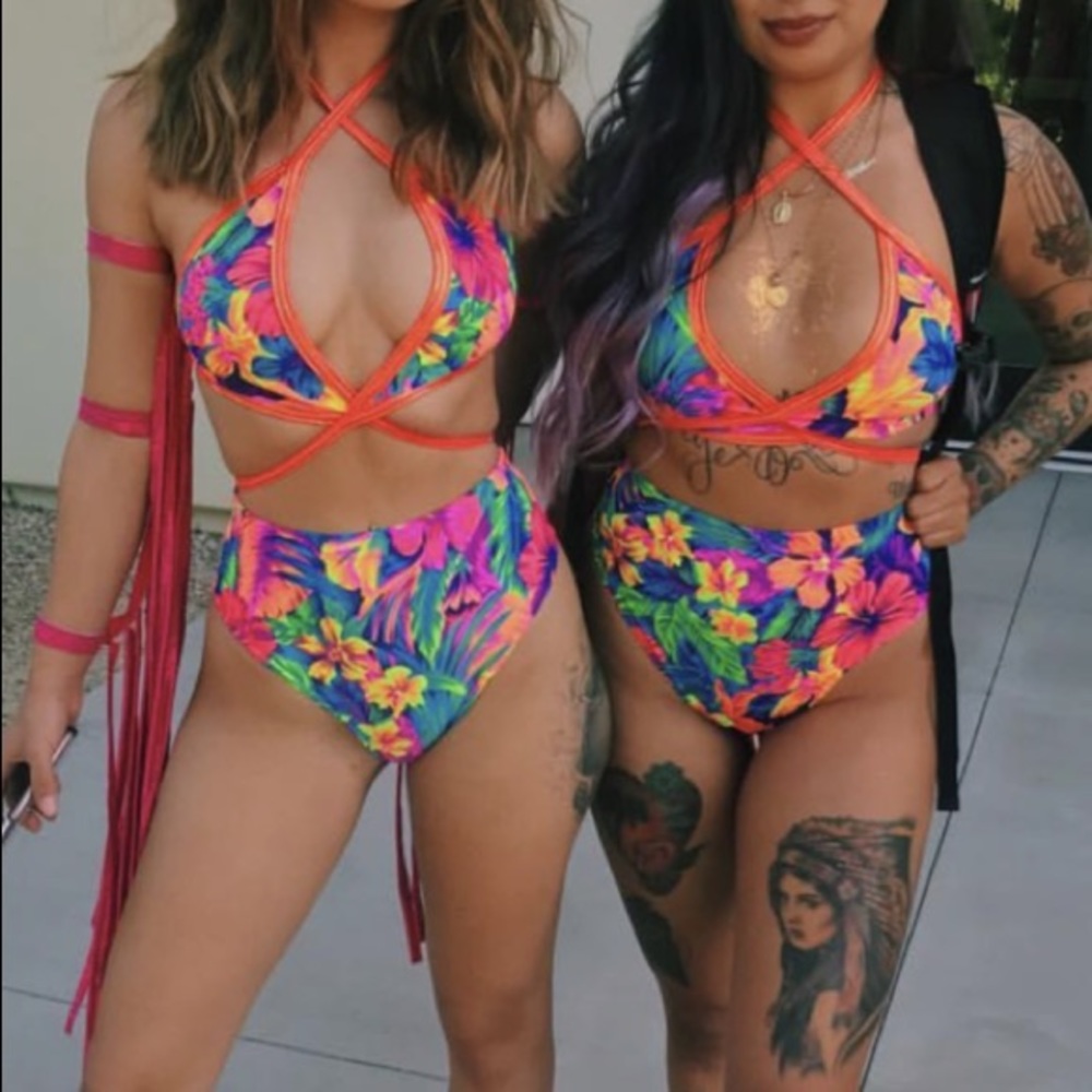 Tropical Miami matching set